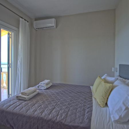 Beachfront Villa Seasun By Posarellivillas Agios Spyridon  Dış mekan fotoğraf