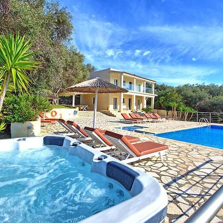 Beachfront Villa Seasun By Posarellivillas Agios Spyridon  Dış mekan fotoğraf