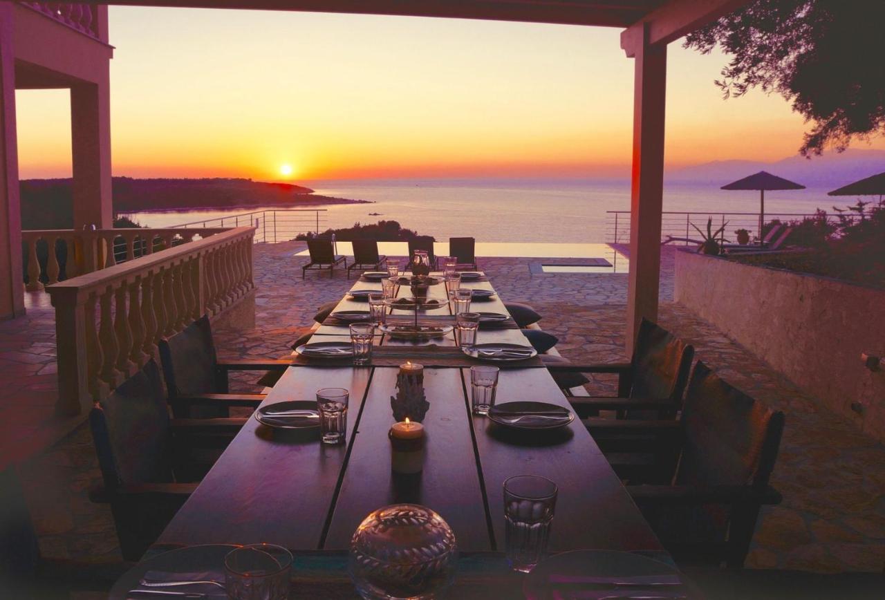 Beachfront Villa Seasun By Posarellivillas Agios Spyridon  Dış mekan fotoğraf