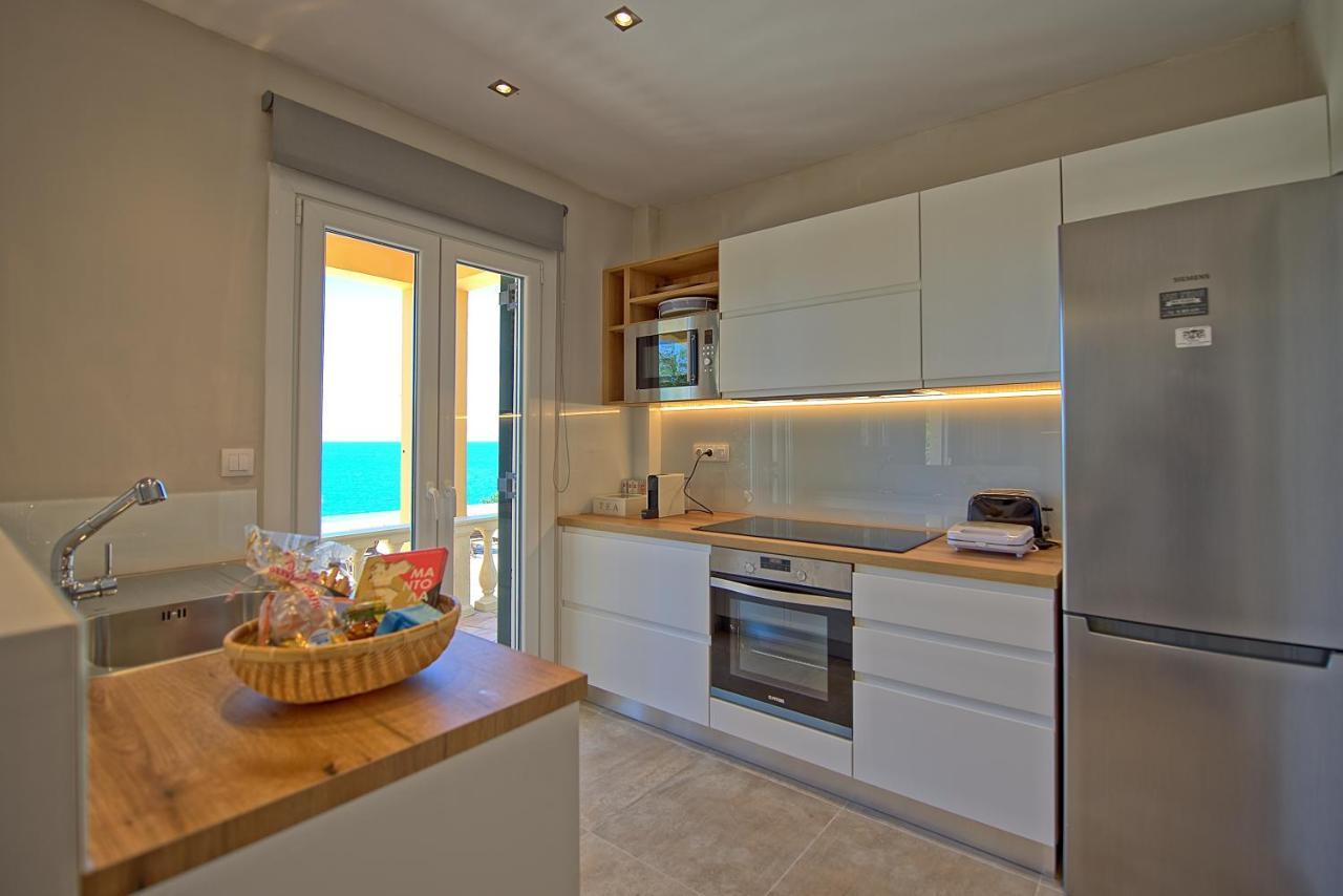Beachfront Villa Seasun By Posarellivillas Agios Spyridon  Dış mekan fotoğraf