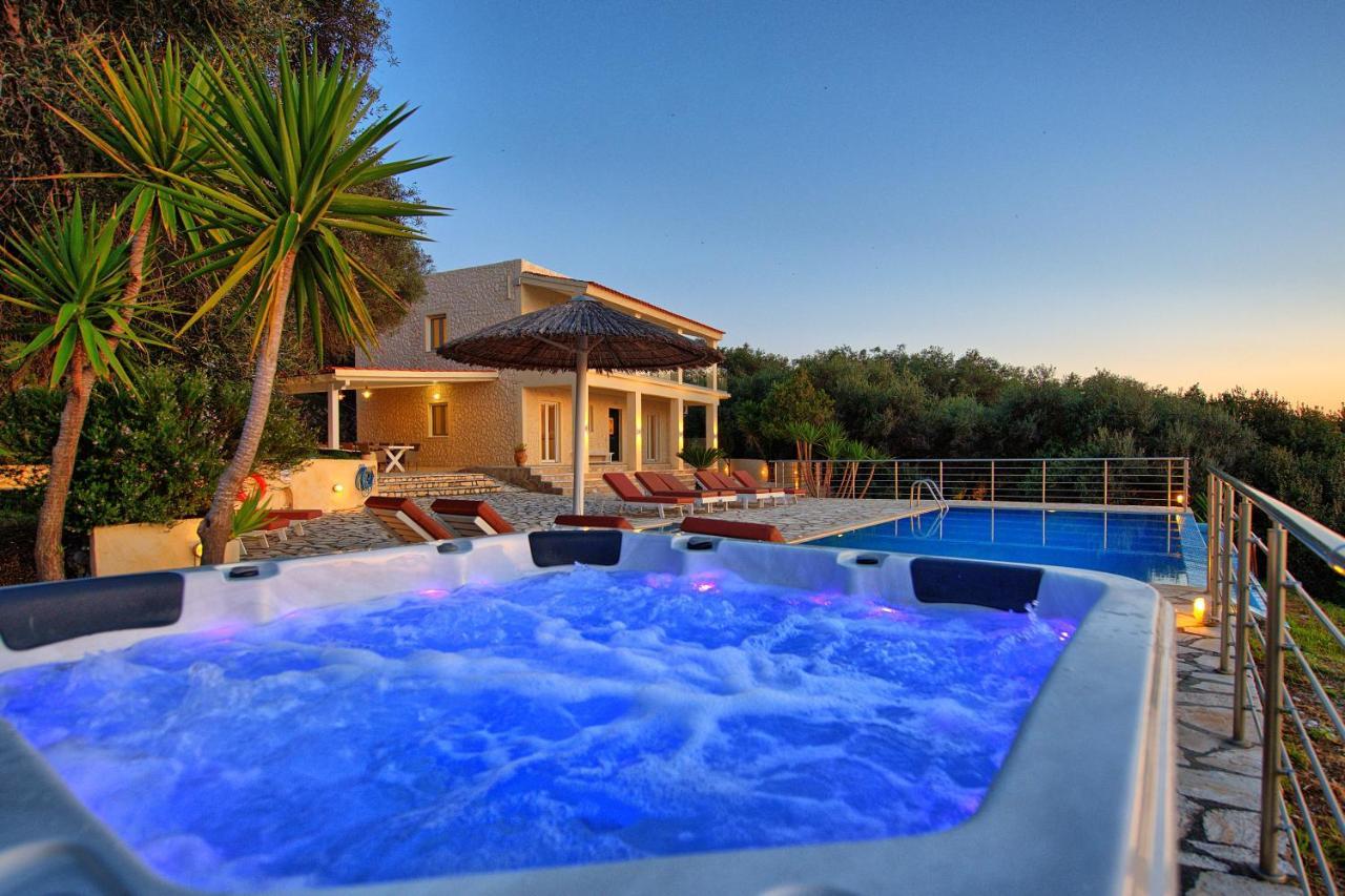 Beachfront Villa Seasun By Posarellivillas Agios Spyridon  Dış mekan fotoğraf