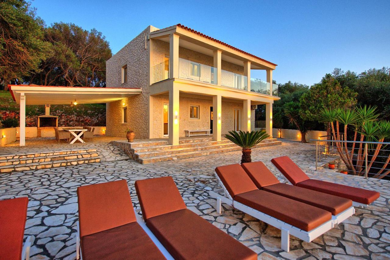 Beachfront Villa Seasun By Posarellivillas Agios Spyridon  Dış mekan fotoğraf
